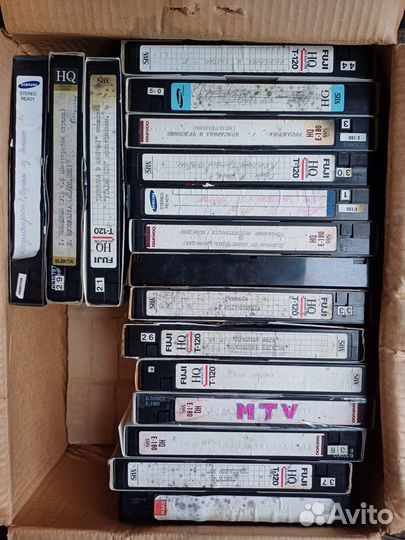 Видеокассеты с записями для видеомагнитофона