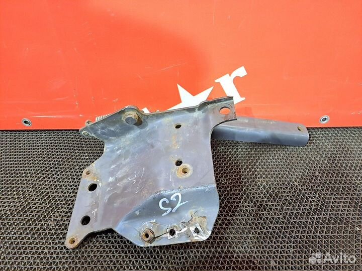 Петля капота Scania 5-series