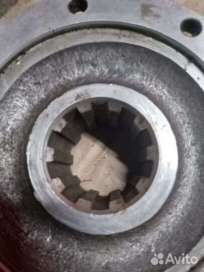 Фланец крепления карданного вала к вторичному валу