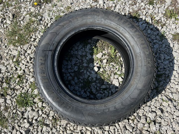 Goodyear Ultragrip Ice Arctic 215/65 R16 98T