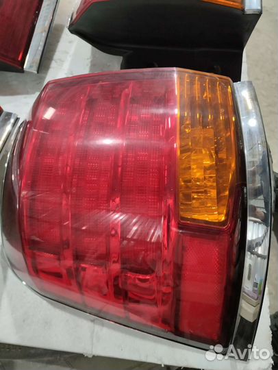 Задние фонари на LX570 оригинал 2011
