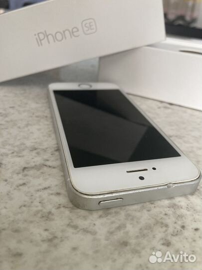 iPhone SE, 32 ГБ