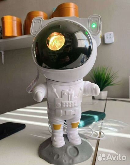 Лазерный ночник космонавт проектор звёздного неба