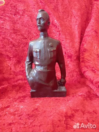 Бюст Дзержинского