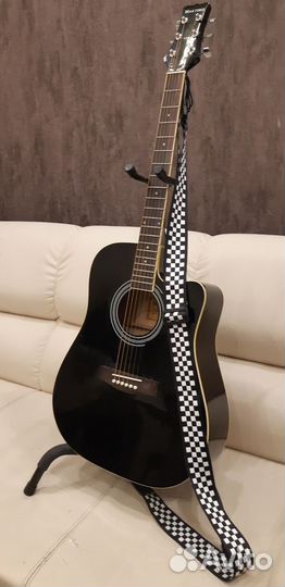 Акустическая гитара