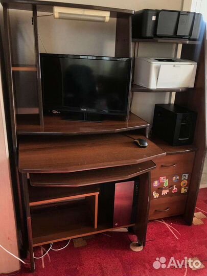 Компьютерный стол