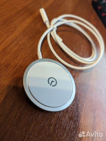 Беспроводное зарядное устройство с магнитом