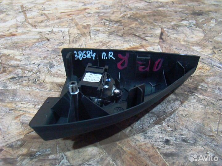 Toyota Avensis 2 Крышка зеркала внутренняя правая