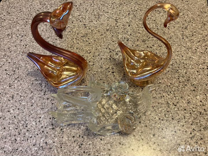 Статуэтка лебедь