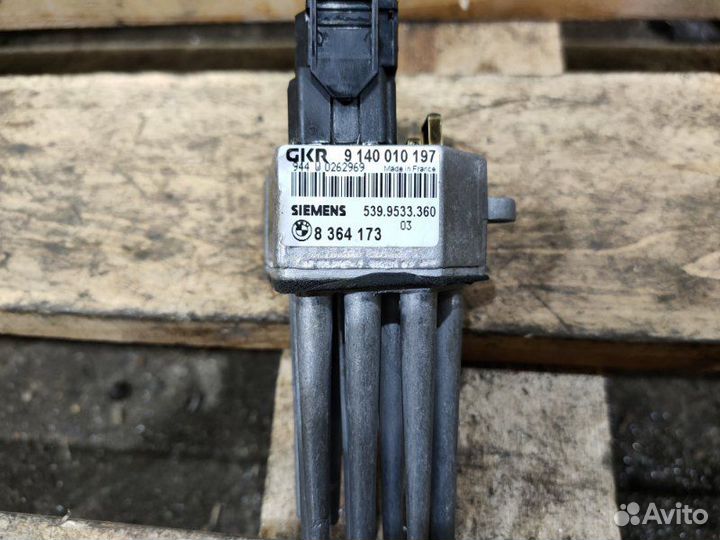 Реле вентилятора печки Bmw 5 E39 M52B28 1998