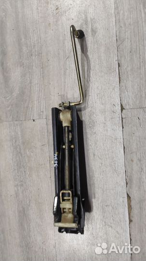 Домкрат пежо оригинал