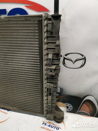 Радиатор охлаждения Ford Focus 2 универсал 1.6