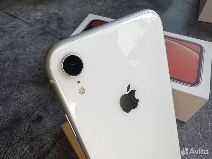 iPhone Xr, 64 ГБ