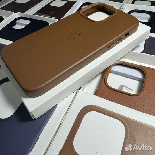 Чехлы кожаные leather case на iPhone с анимацией