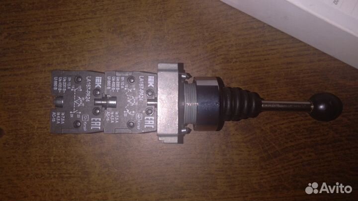 Джойстик LA167-PA24 на 4 положения 4з без фиксации