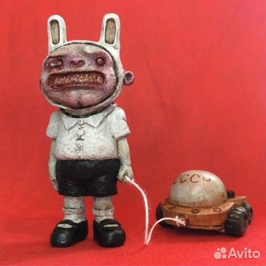 Коллекционная фигурка Мальчик с луноходом