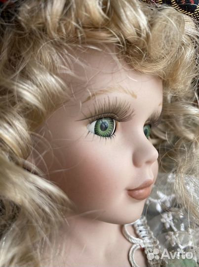 Кукла фарфоровая большая