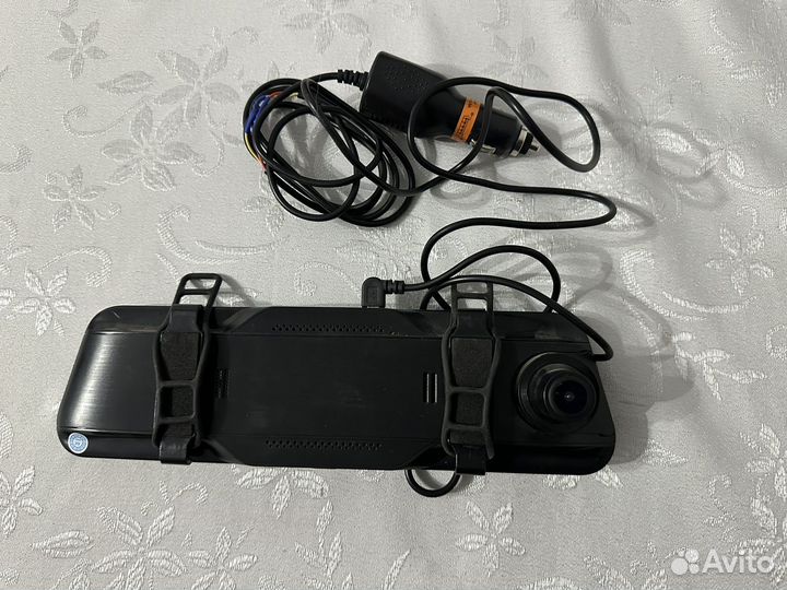 Видеорегистратор на зеркало