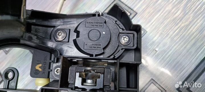 Водительский кронштейн ручки двери BMW F07, F01