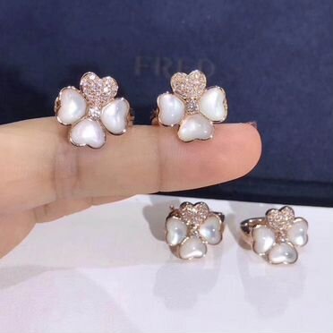 Золотые серьги Van Cleef розовое VCA-52311