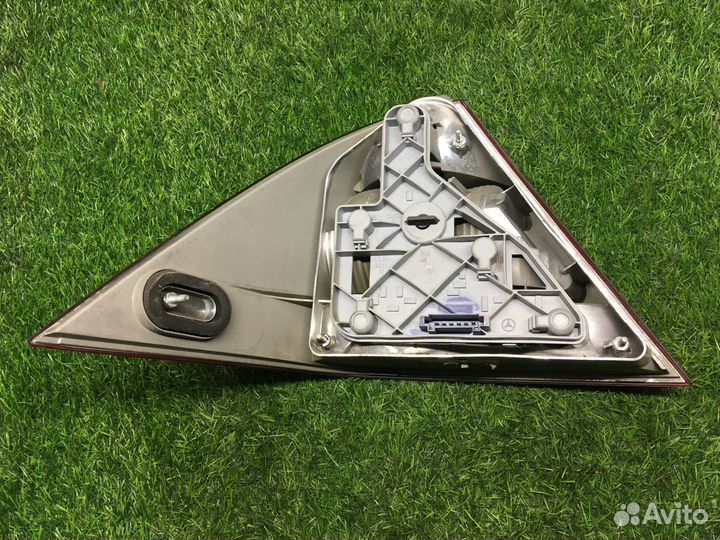 Фонарь задний правый Mercedes-Benz W203