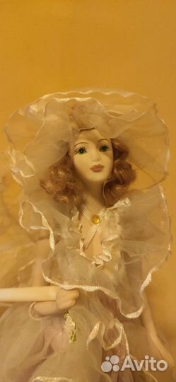 Кукла фарфоровая светильник