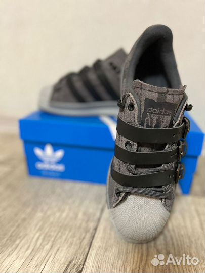 Женские Кроссовки Adidas Superstar Rabbit Hole