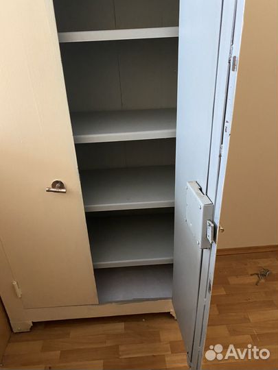Шкаф металлический сейф