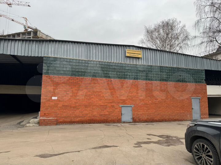 Гараж, > 30 м²