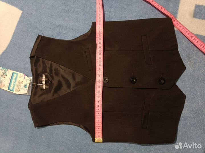 Жилет на мальчика 122(новый) acoola