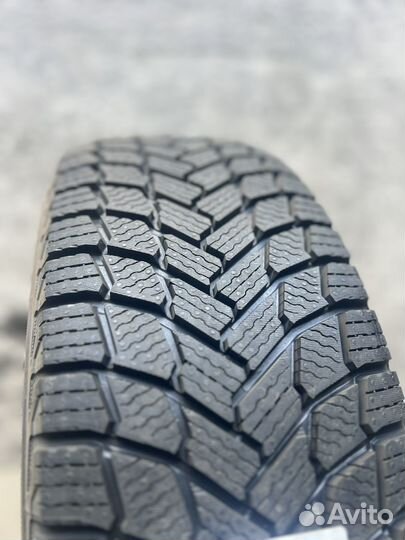 Michelin X-Ice Snow 215/65 R17 99T