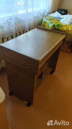 Компьютерный стол