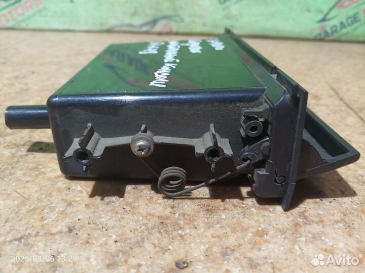 Бардачок консоли Nissan Cefiro A32 1994 VQ20