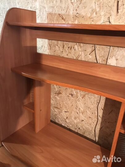 Компьютерный стол