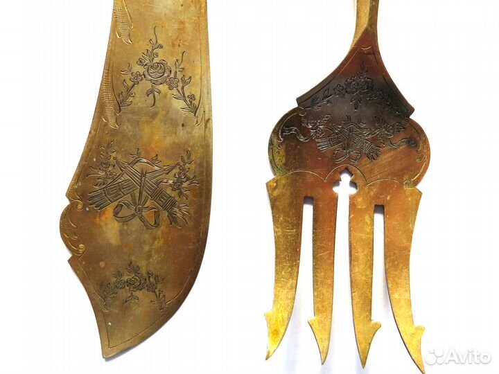 Большая вилка и нож для рыбы