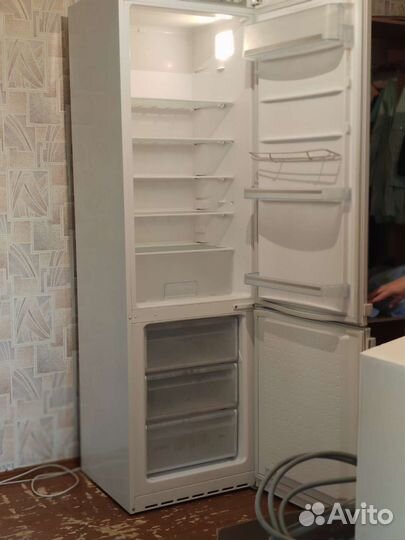 Холодильник бу Bosch в отличном состоянии