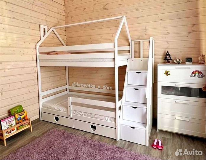 Кровать двухъярусная с комодом