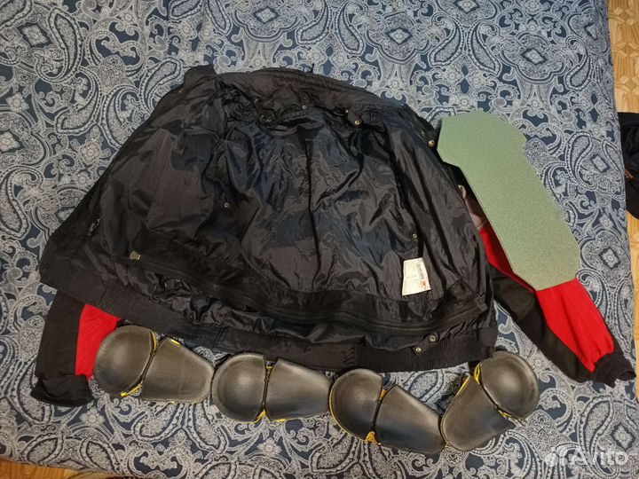 Мотокуртка с защитой