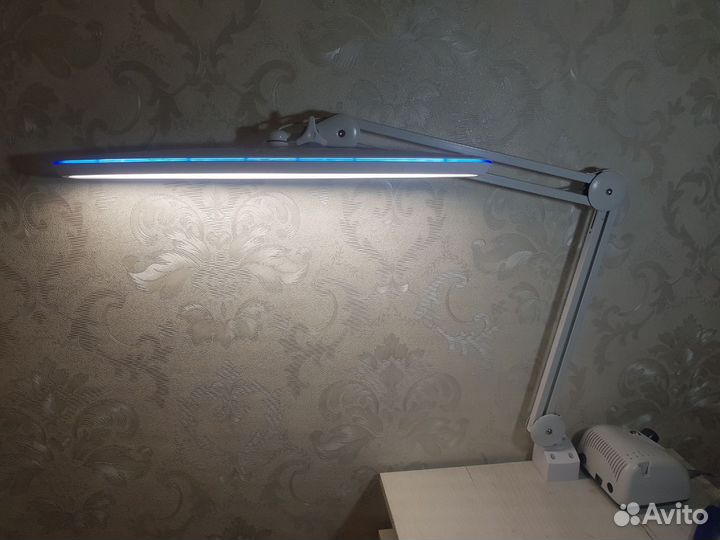 Настольная бестеневая лампа 9503LED