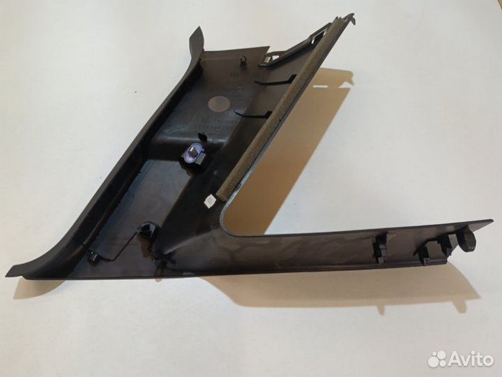 Обшивка стойки задняя правая Peugeot 5008 2.0