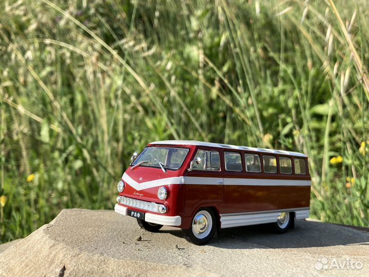 Автолегенды СССР deagostini Раф 977д