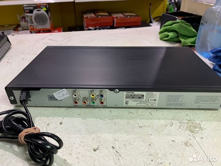 DVD-плеер Toshiba SD-585KR