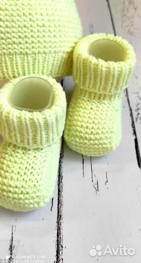 Шапочка и пинетки