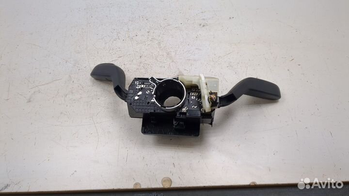 Переключатель поворотов и дворников Skoda Fabia