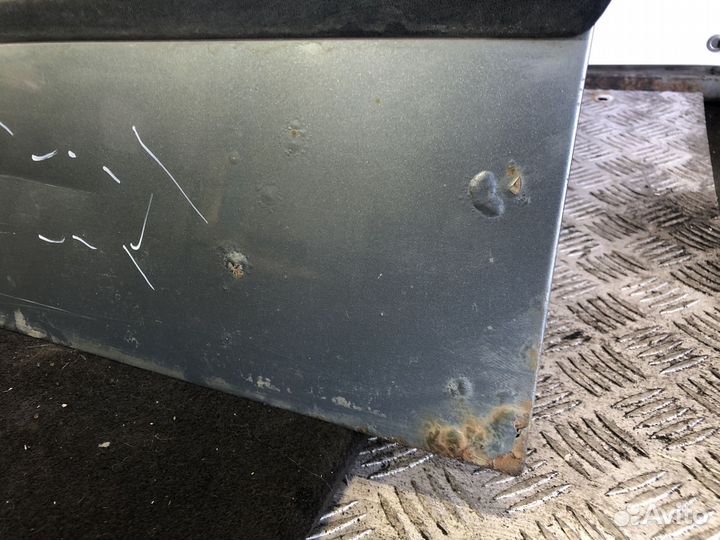 Шкода Фабия Дверь передняя Лев