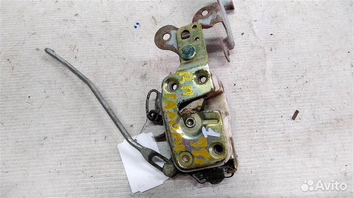 Замок двери передней правой Mitsubishi Galant E3