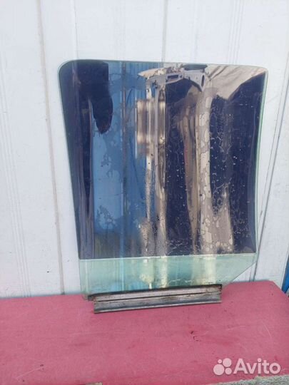 Стекло задней двери Chevrolet Blazer