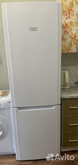 Холодильник ariston