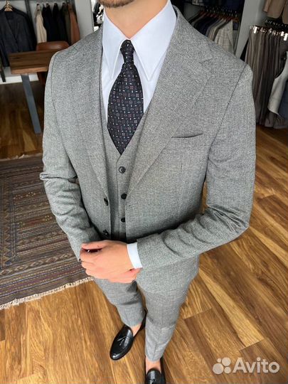 Аренда мужских классических костюмов