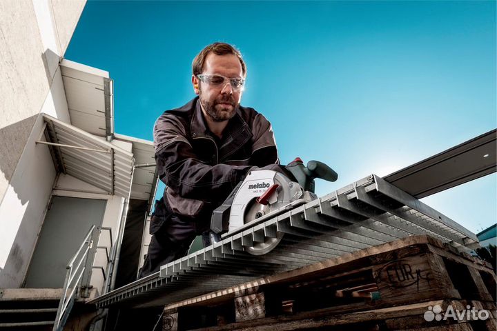 Аккумуляторная дисковая пила Metabo MKS 18 LTX 58